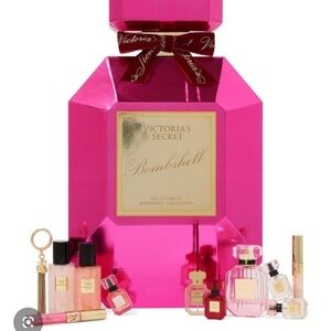 Victoria's Secret Bombshell Collection in Pink